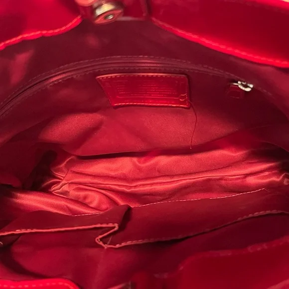 Coach Poppy Liquid Glass Red Quilted Shoulder Bag!! Needs TLC Great Bone… - Picture 7 of 16